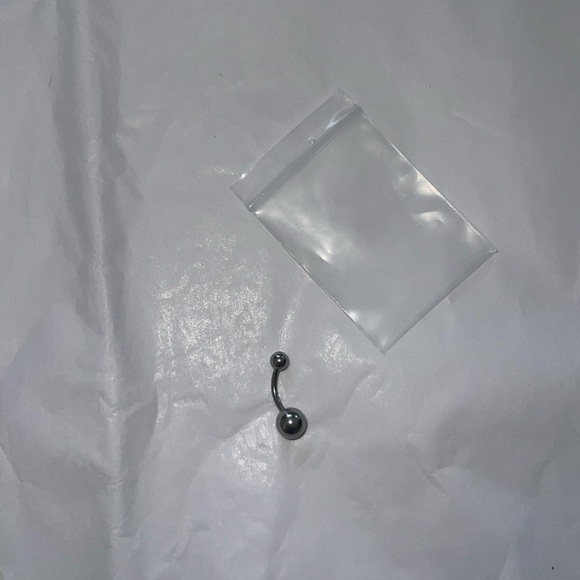 🟥14G 1.6mm Titanium Belly Ring - Picture 1 of 1